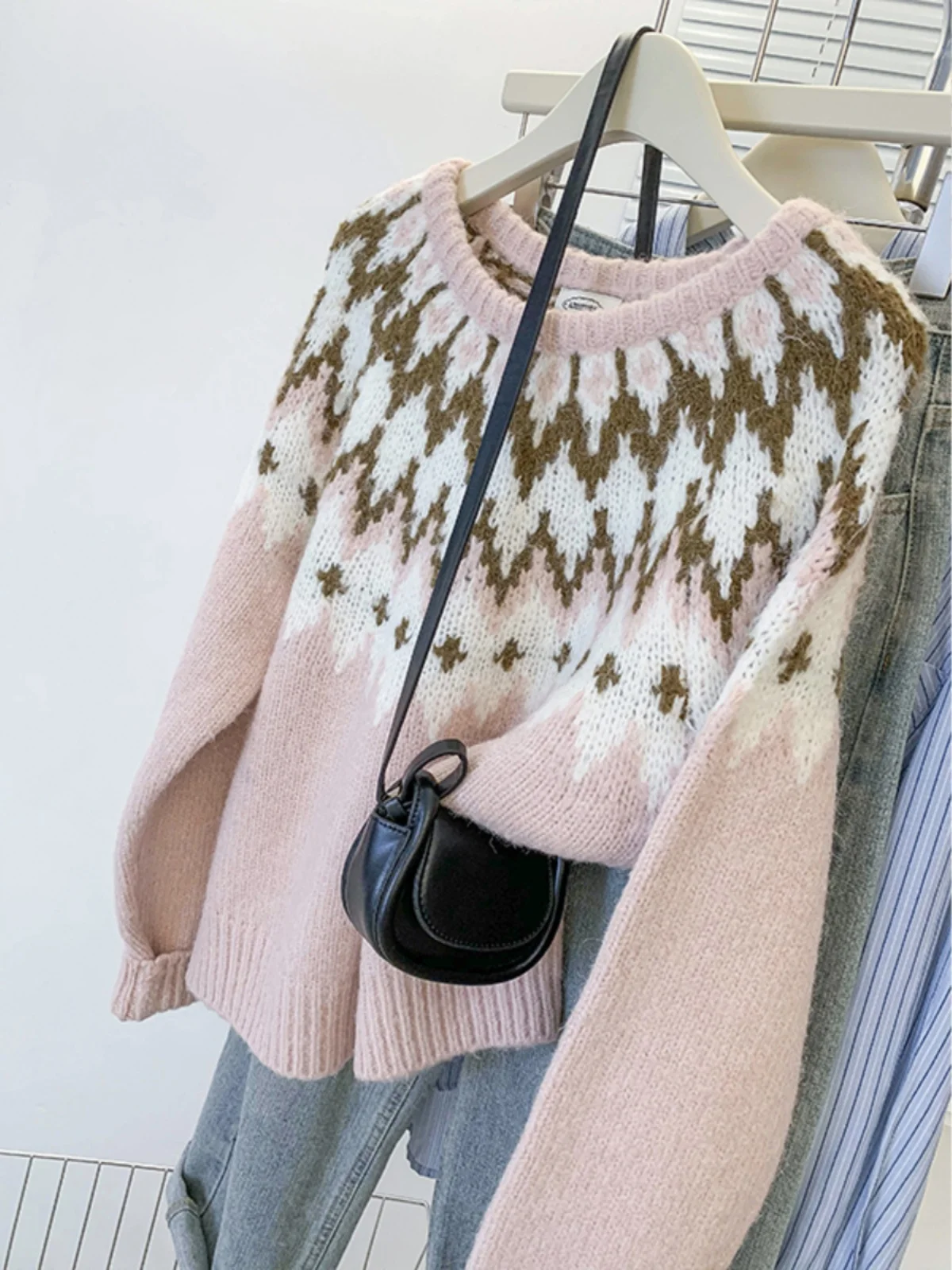 Maglione lavorato a maglia retrò pigro da donna rotondo Ne ricamato morbido versatile autunno inverno coreano Fair Isle Trendy Top