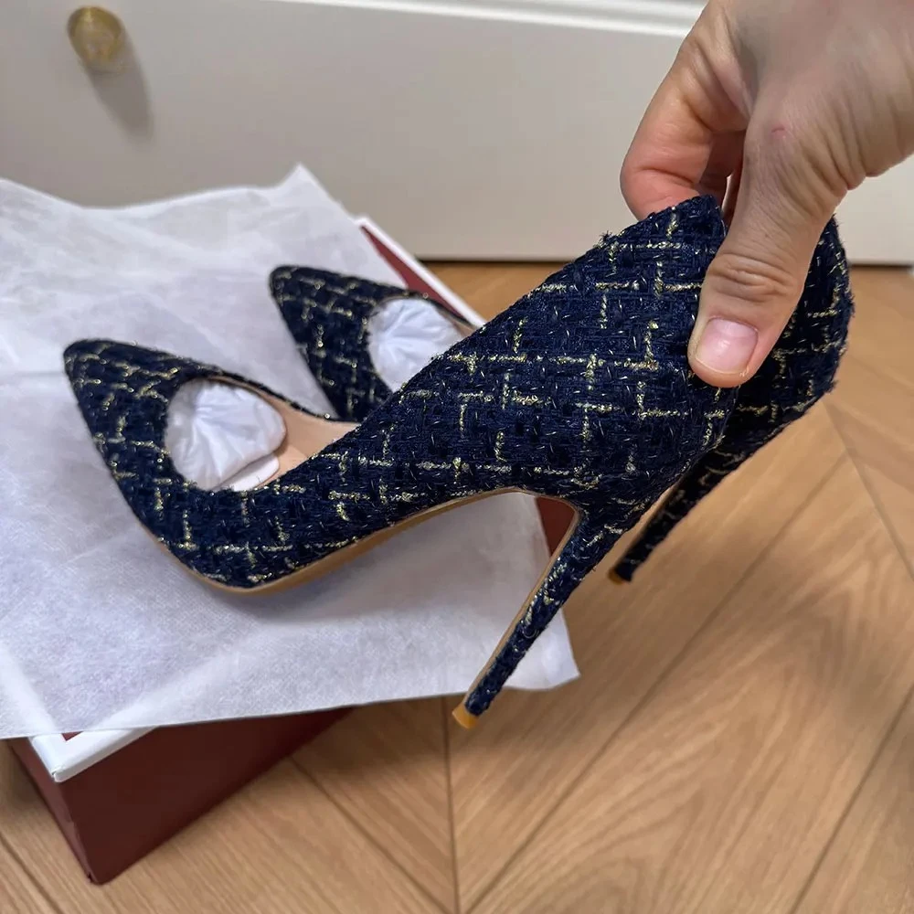 حذاء Tikicup للسيدات باللون الأزرق الداكن من التويد بمقدمة مدببة وكعب ستيليتو بدلة أنيقة مثالية لحفلات الزفاف، أحذية حفلات لليالي التاريخ