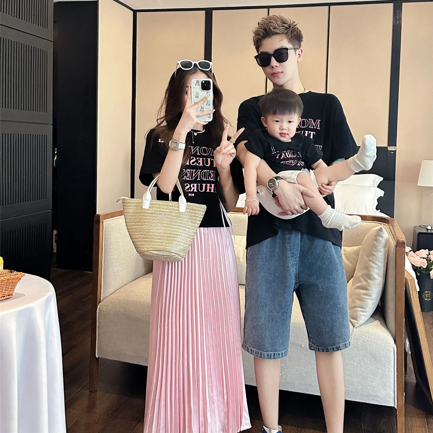 Parents and Children Clothes for The Whole Family Korean Mom Daughter Bow T Shirts Pink Skirts Outfits Dad Son Tees Jeans Sets