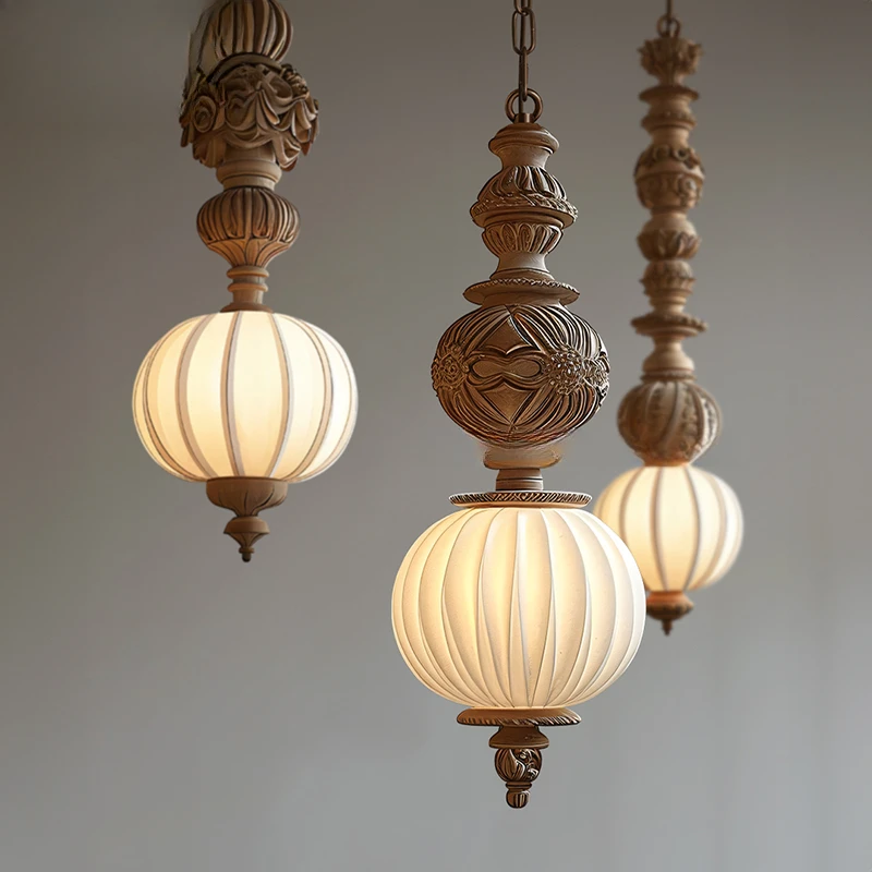 フレンチアンティークシャンデリア、寝室ベッドサイド廊下入り口、レトロな小さなシャンデリア、わび砂風丸太色彫刻