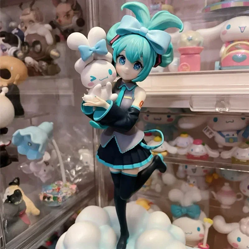 Original sega luminasta hatsune miku com cinnamoroll anime figura pvc modelo decoração de mesa estatueta coletar meninas presente aniversário