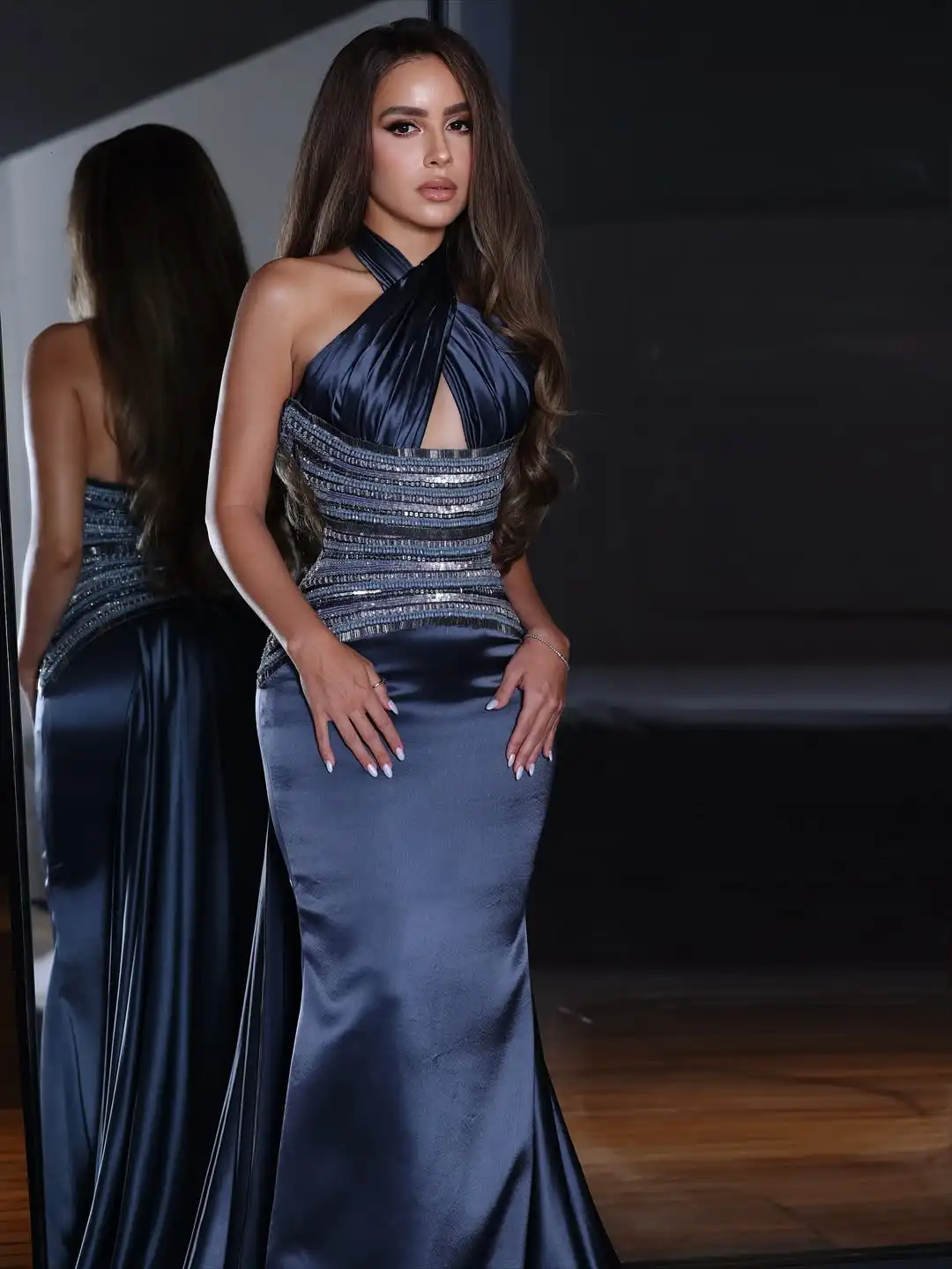 

New Design Sexy Halter Waist Beading Glittering Evening Dress With Train Slim Floor Length Mermaid Prom Formal Party Dress