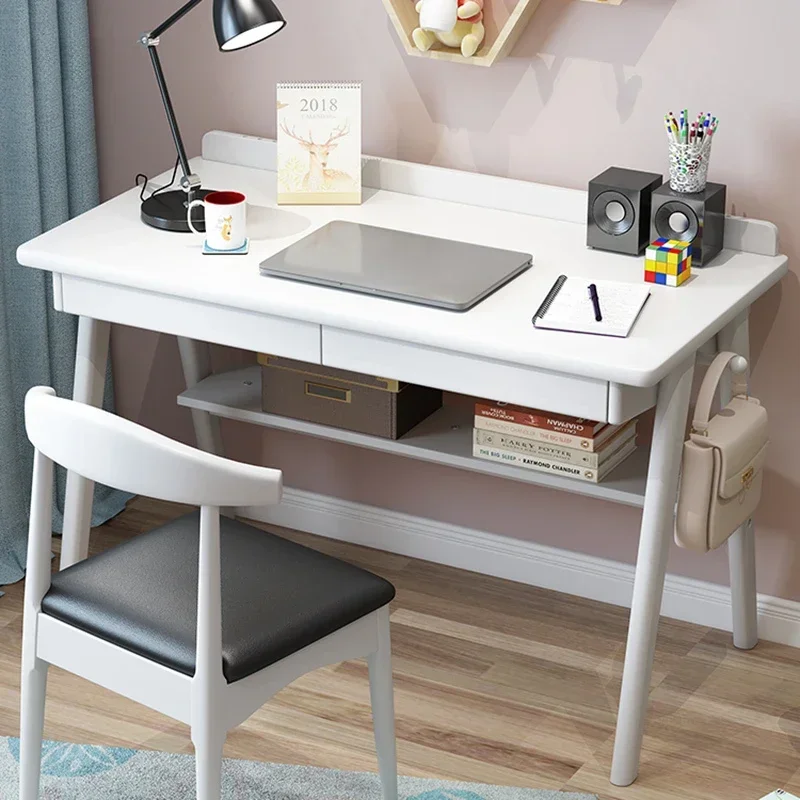 High quality Nordic solid wood computer desk suitable for home bedrooms, student reading desks, small apartments