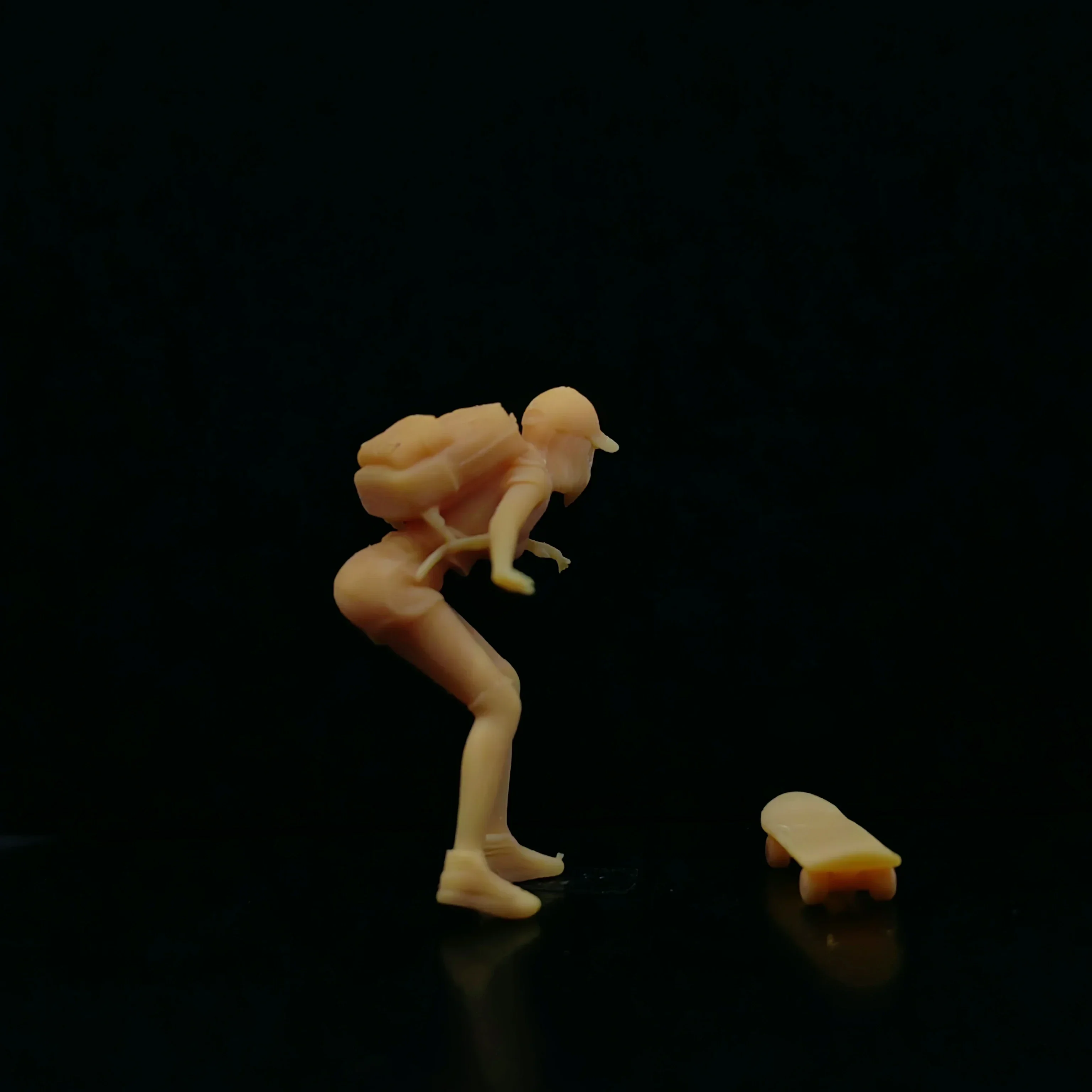 1/64 1/43 Scale Model Resin Skateboarding Girl Uncolored Miniature Diorama Hand-painted T422