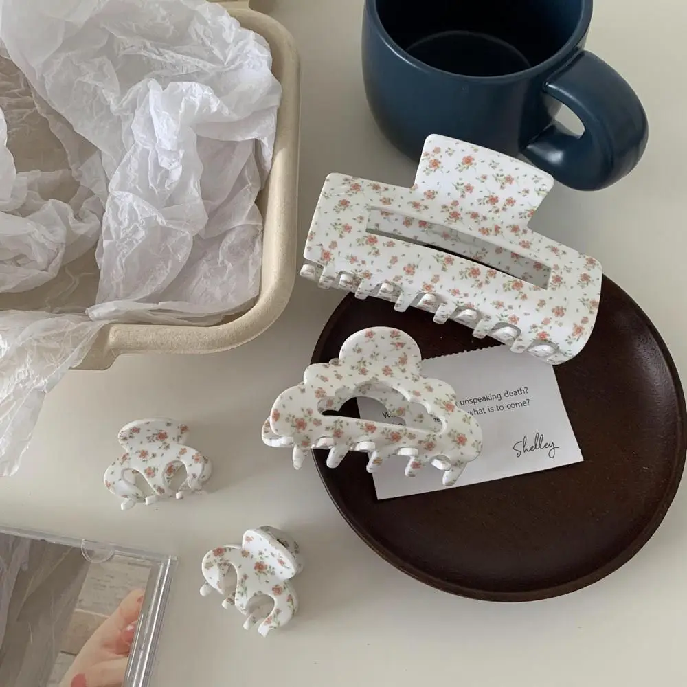 Hollow Acrylic Shark Clips New Heardress Floral Flower Hair Claws Women Hair Clips Korean Shark Clips Geometric Hairgrips