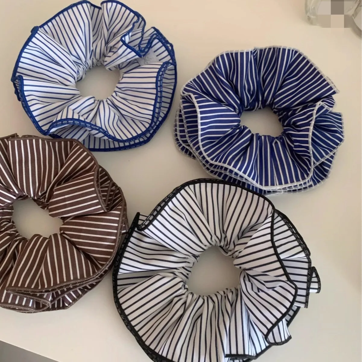 

Эластичная резинка для волос для женщин и девочек, большая, синяя, черно-белая, в полоску, в виде веревки, резиновая лента.