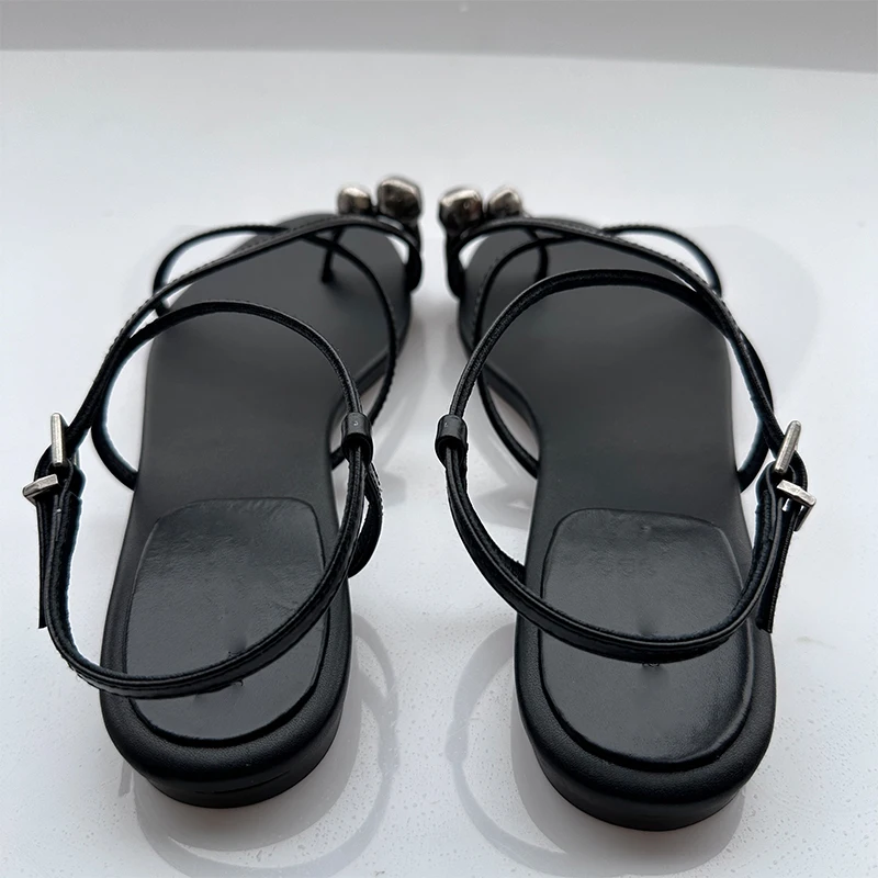 Mrxmus Dutit Fashion Sandals 2024 Spring/Summer New Fashion Simple Black Metal Decorative Strap Sandals Female