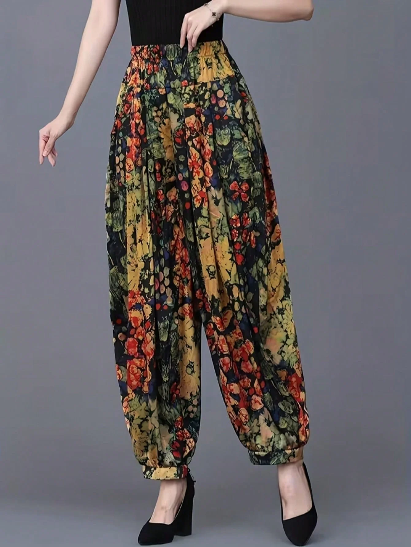 Women's printed bohemian-style cotton blend long jogger pants with pockets are the perfect choice for casual wear in spring and summer