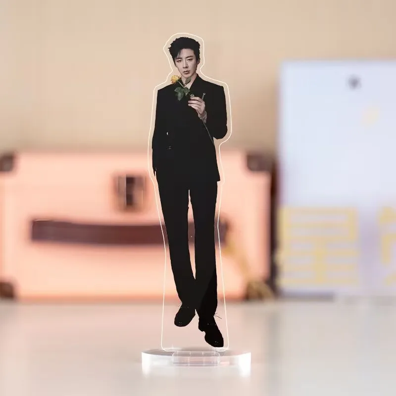 "Modern Brothers Liu Yuning" أكريليك على شكل إنسان، نفس نمط دمية هدية عيد ميلاد مثل Yan Zijing، بضائع النجوم