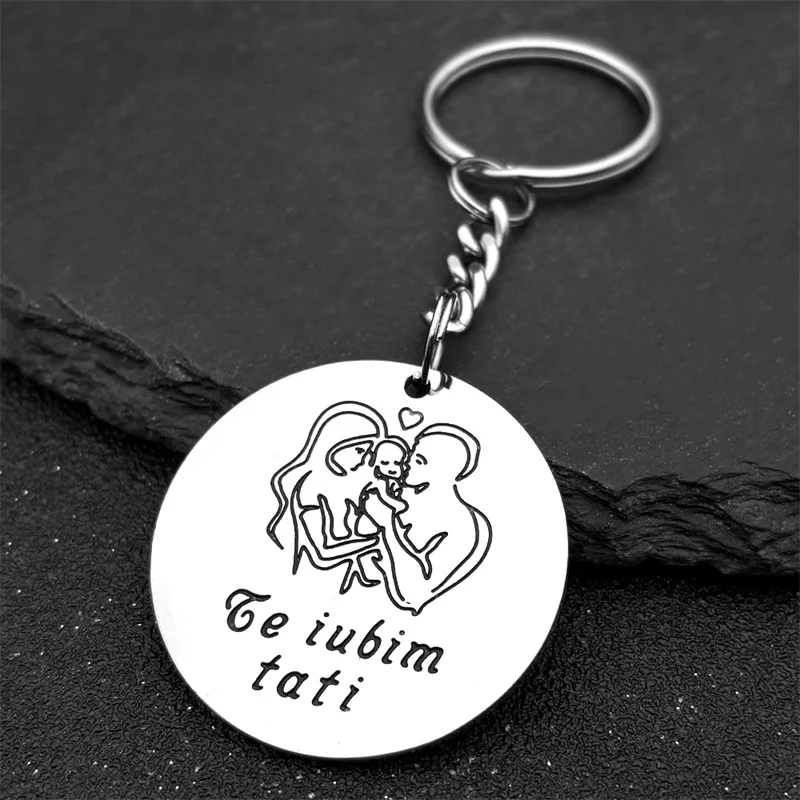 

Te iubim tati Dad Mom Kiss Baby Keyring For Women Men Stainless Steel Silver Color I Love U Dad Male Keyring Jewelry Gifts