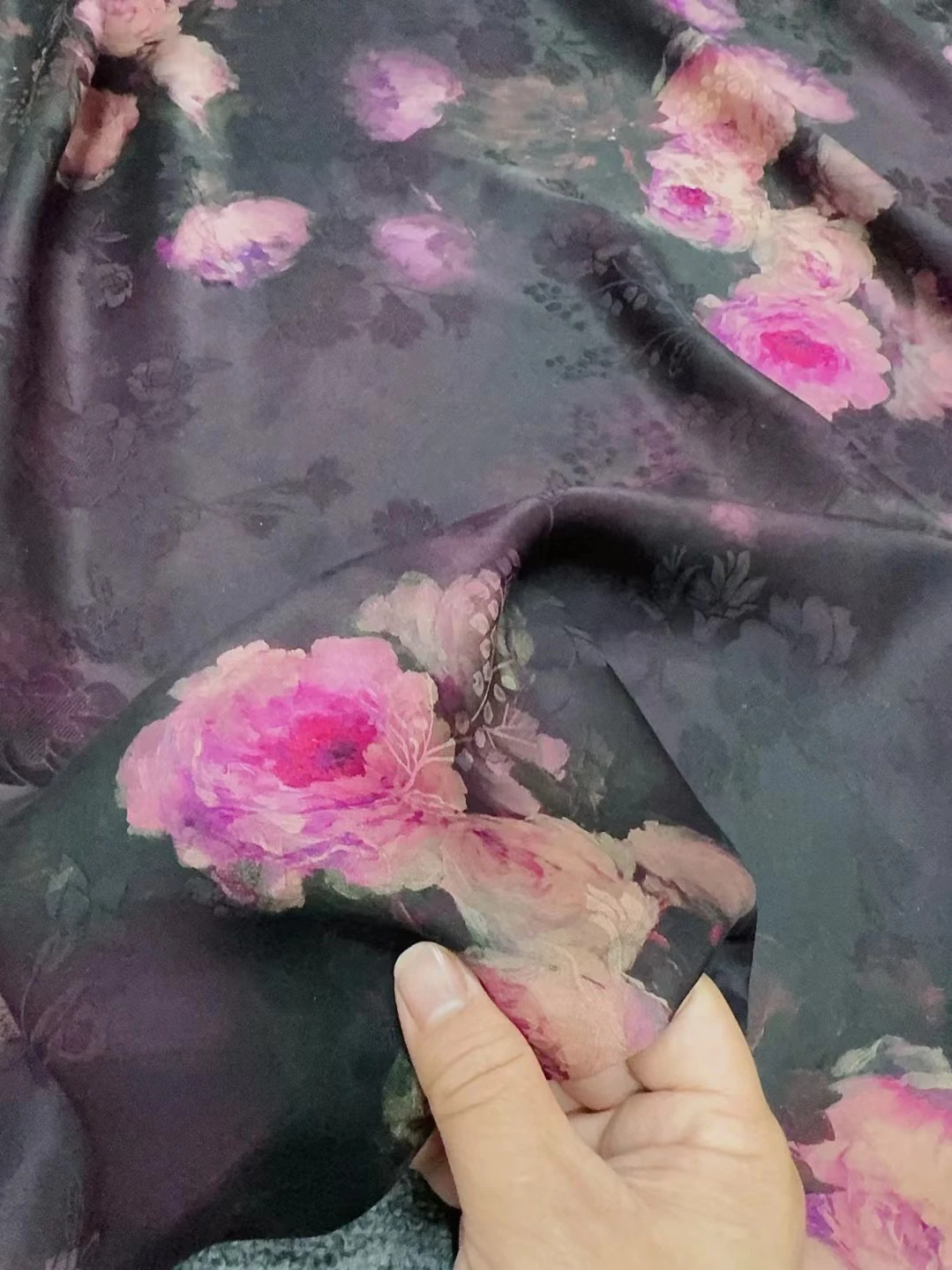 Xiangyun Yarn 100% Silk Fabric about 25momme Silk Cheongsam Dress Cloth