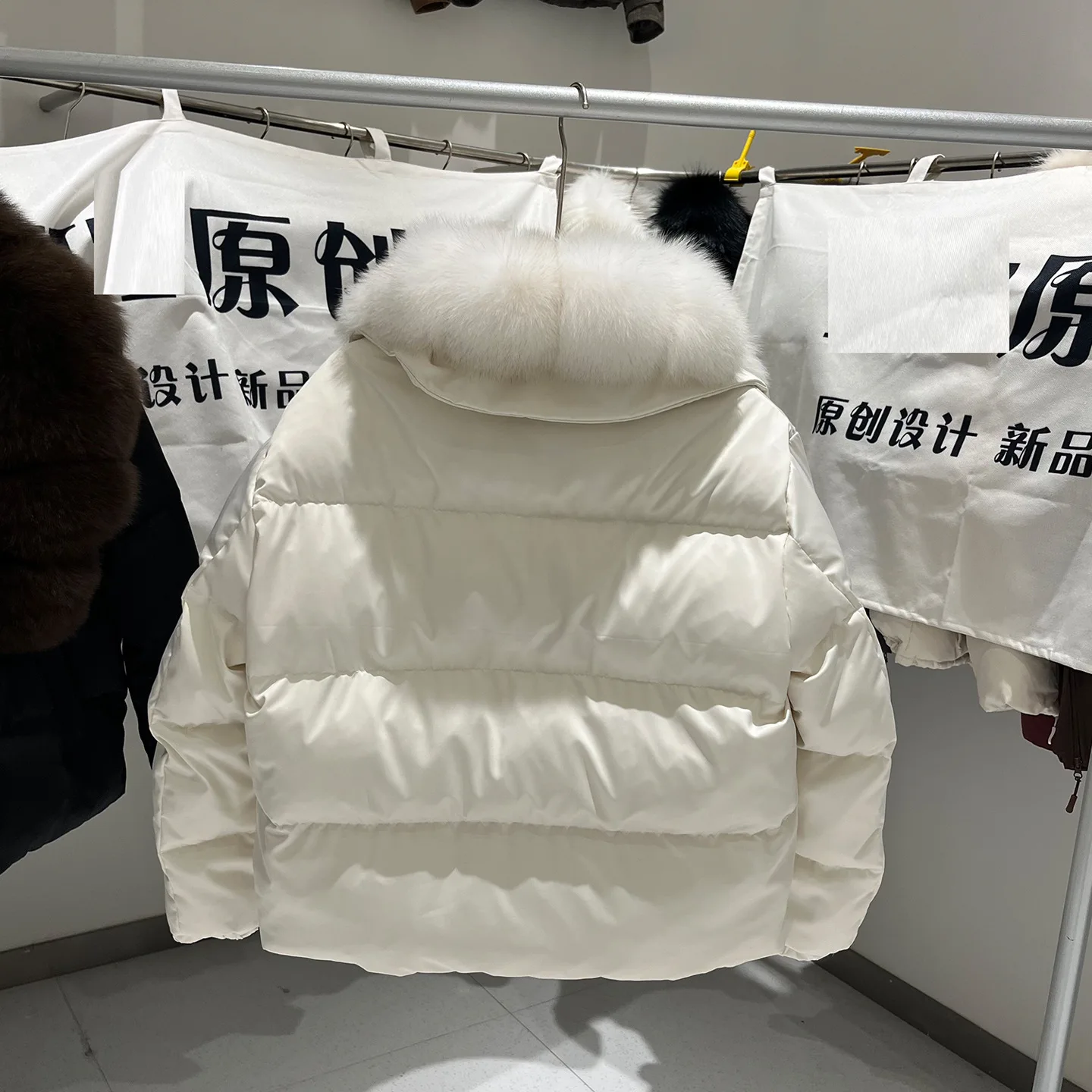 Winter Natural Large Fur Collar Drawstring Down Jacket Female Single-breasted Warm Quilted Jacket Women White Duck Down Outwears