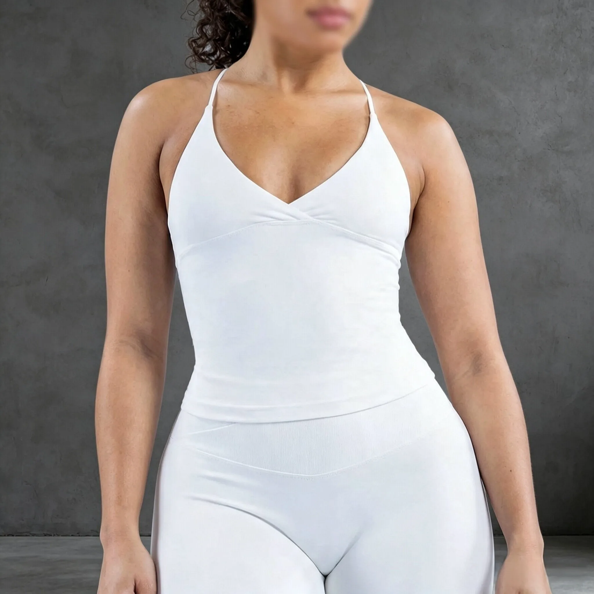 Dneyf DFY Damen Yoga-Cami-Top mit tiefem V-Ausschnitt und überkreuztem Rücken, ärmelloses, gepolstertes Sport-Tanktop, schnelltrocknend, dehnbar, Fitness-Workout-Weste – Detail 20