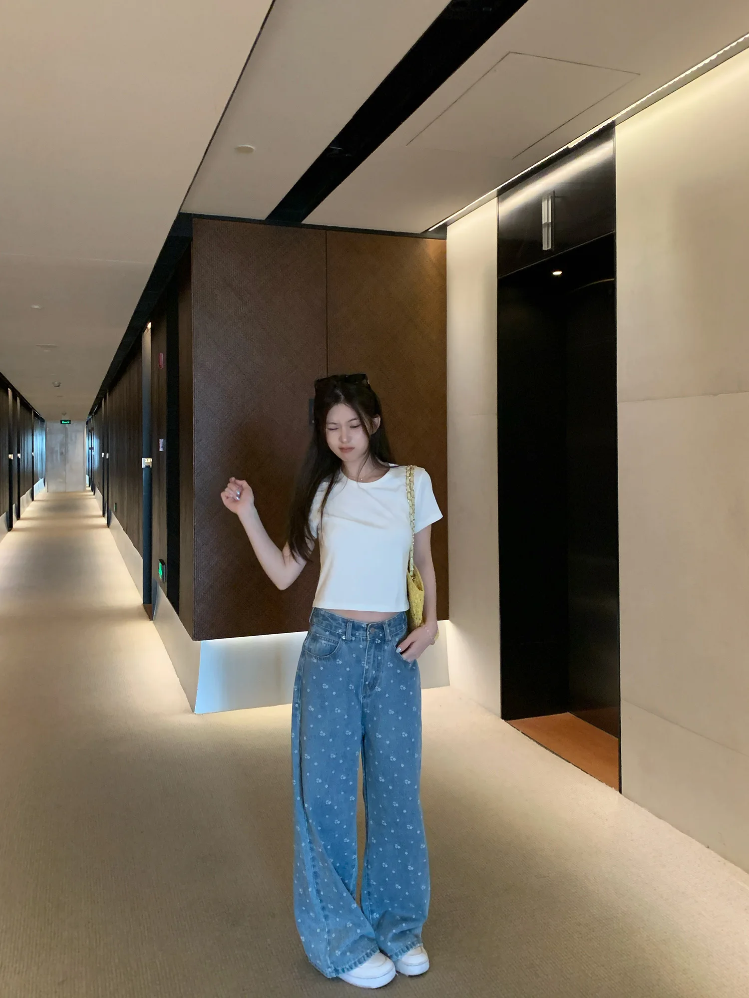 

Waed Floral Print Wide Leg Jeans Women's Summer Casual Straight Cut Denim Pants Loose Fit Blue l Waist Zipper Closure