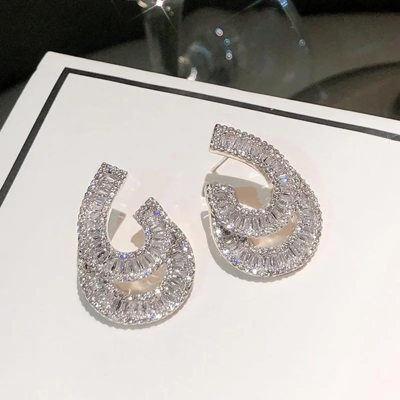 New Light Luxury Crystal Diamond Eardrops with Personalized Shining Inlaid Zircon Design and Geometric Water Drop Accessories