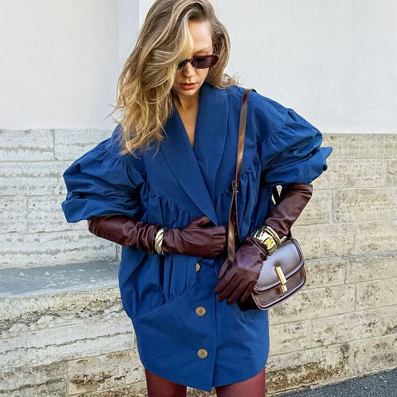 

2025 Early Autumn Female Fashion CoatChic Women's Blue Oversized Blazer Lapel Design Button Front Puff Sleeves Casual Outerwear