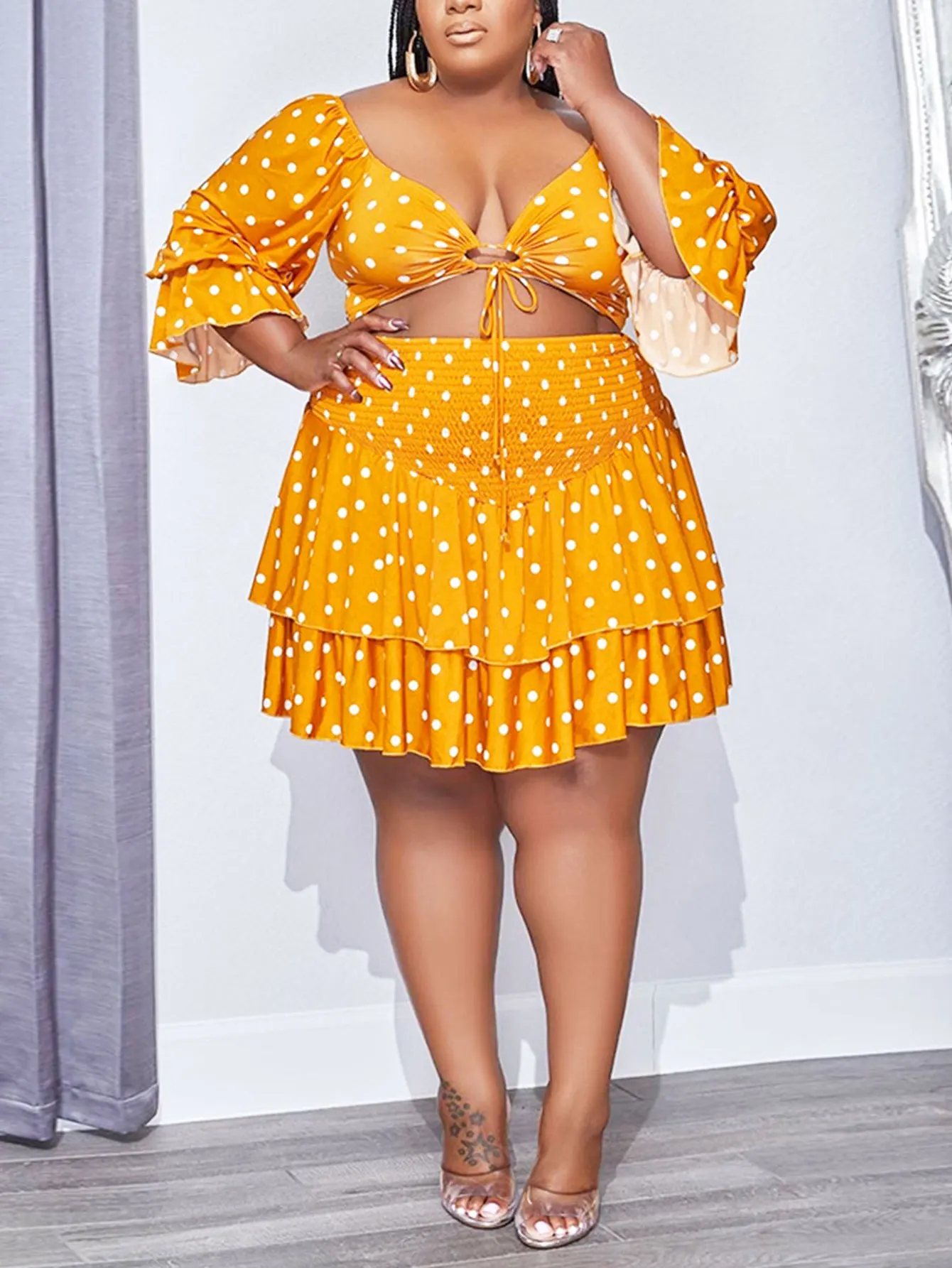 

Plus Size Women Polka Dot Two-Piece Set Tie-Front Crop Top and Ruffle High Waist Skirt Casual Summer Vacation Outfit