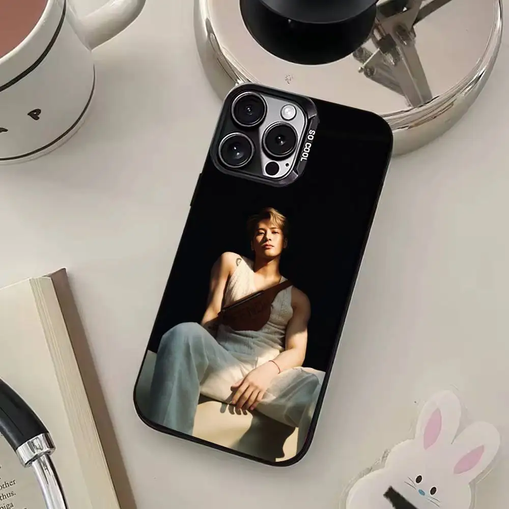 حافظة هاتف المغني J-Jackson P.Jack W-Wang لهاتف iPhone17,16,15,14,13,12,11 Plus، Pro Max غطاء مقاوم للصدمات باللون الأسود غير اللامع