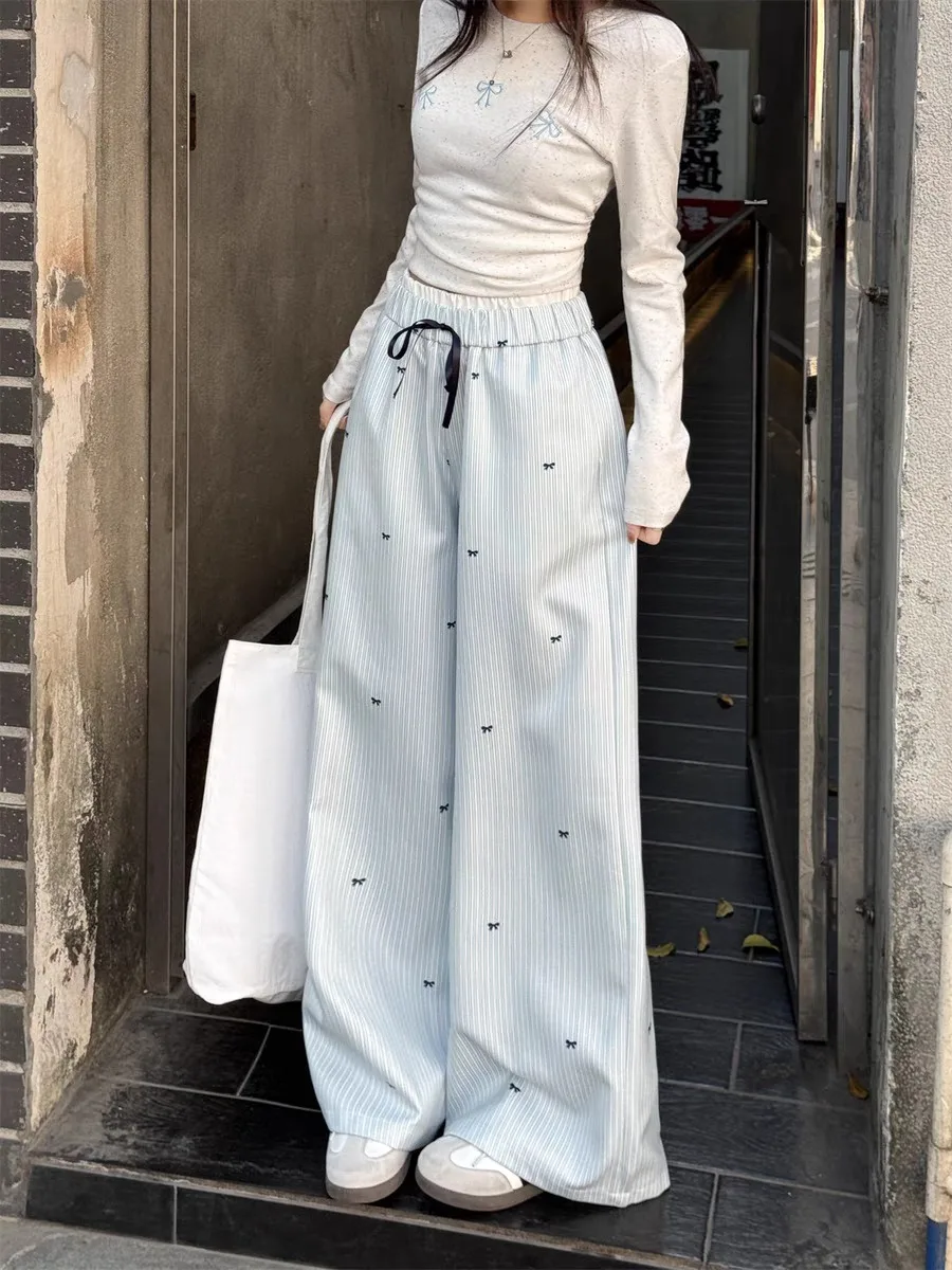 Koreanischer Stil, blau gestreifte, weit geschnittene Hose für Damen, neue Herbstkollektion, hochtaillierte, figurbetonte, gerade geschnittene Hose, Sporthose. – Detail 1