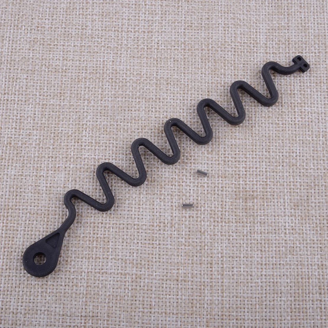 31336424 10004047 Fuel Tank Cap Retaining Strap Fit For Volvo 850 S70 V70 C70 XC70 S60 S80 S40 S80II V70III Black Rubber view 3