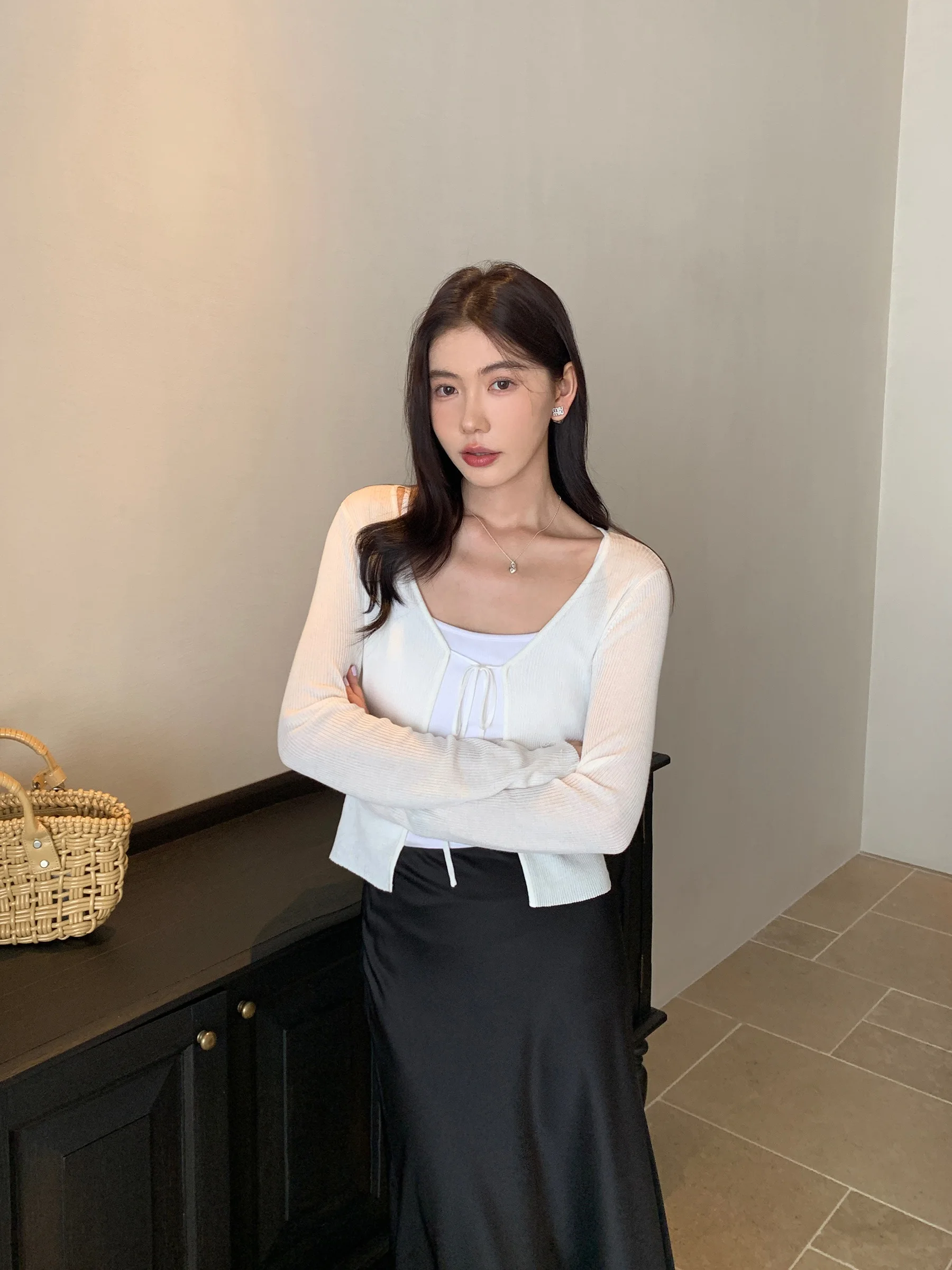 

Pusumede White Ice Silk Knitted Cardigan Women's Lightweight Outerwear Air Conditioning irt ort Sve Color