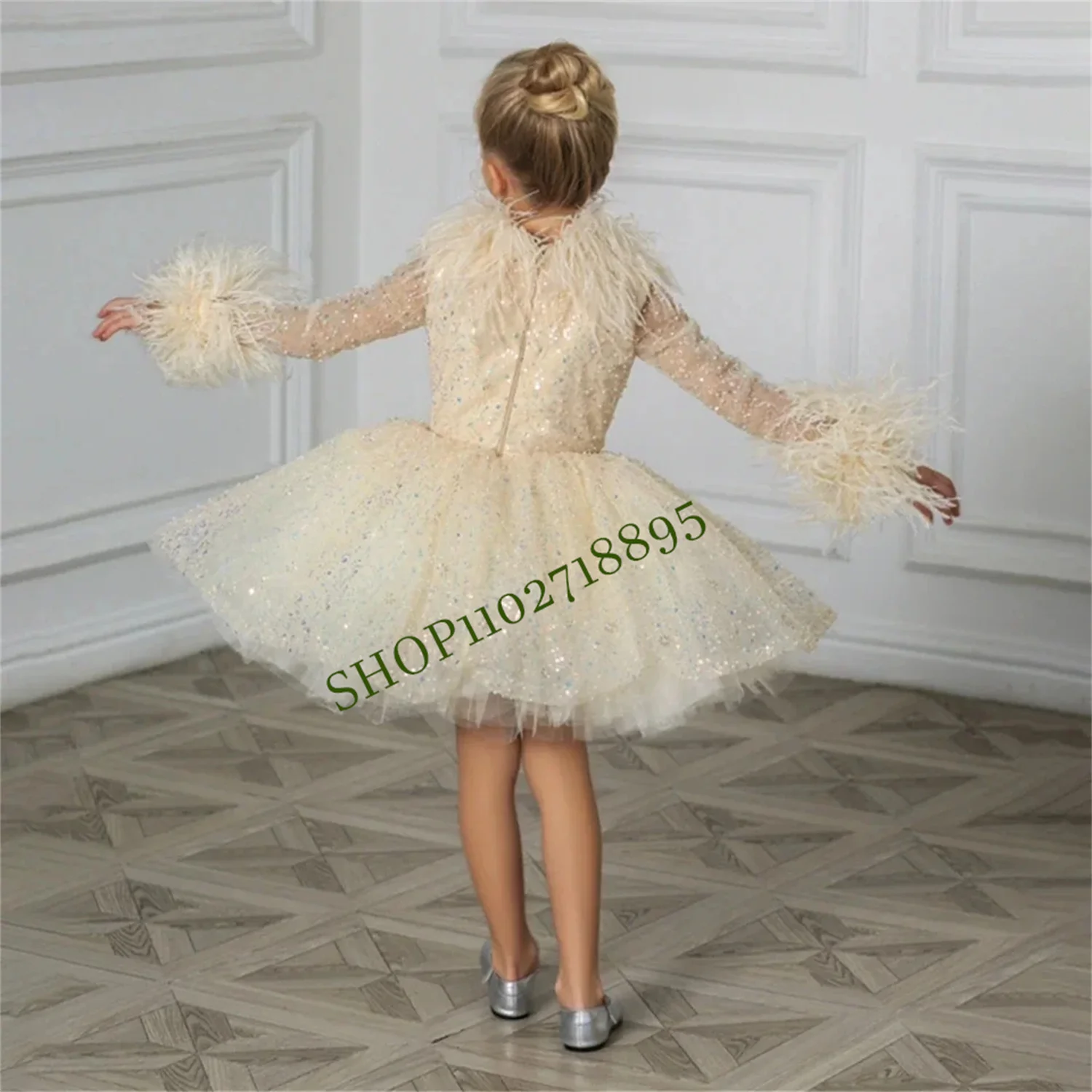 

Elegant Tulle Sequin Glitter Long Sleeve Flower Girl Dress For Wedding Feather With Bow Kids Birthday Party First Communion Gown