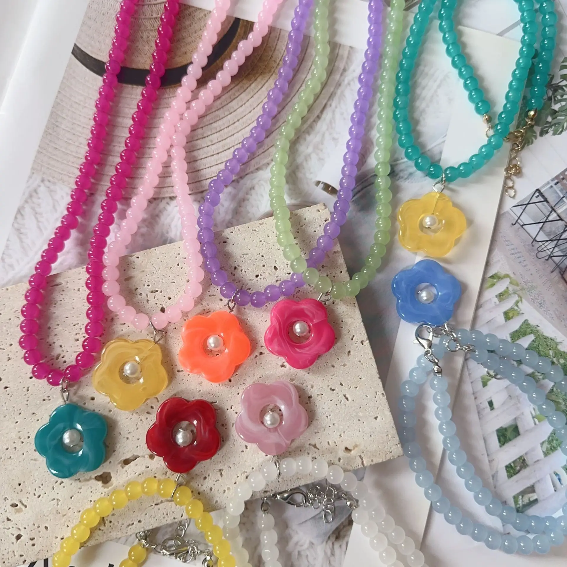 Colorful Acrylic Flower Necklace Summer Vacation Necklace Fashion Versatile Women Niche Design Sweet Cool Spicy Girls Necklace