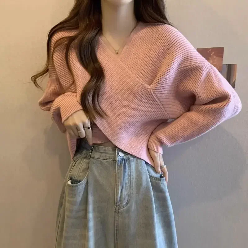 

Loose and Lazy Short Knit Sweater Top Design Sense Irregular Cross V-neck Pullover Sweater for Women