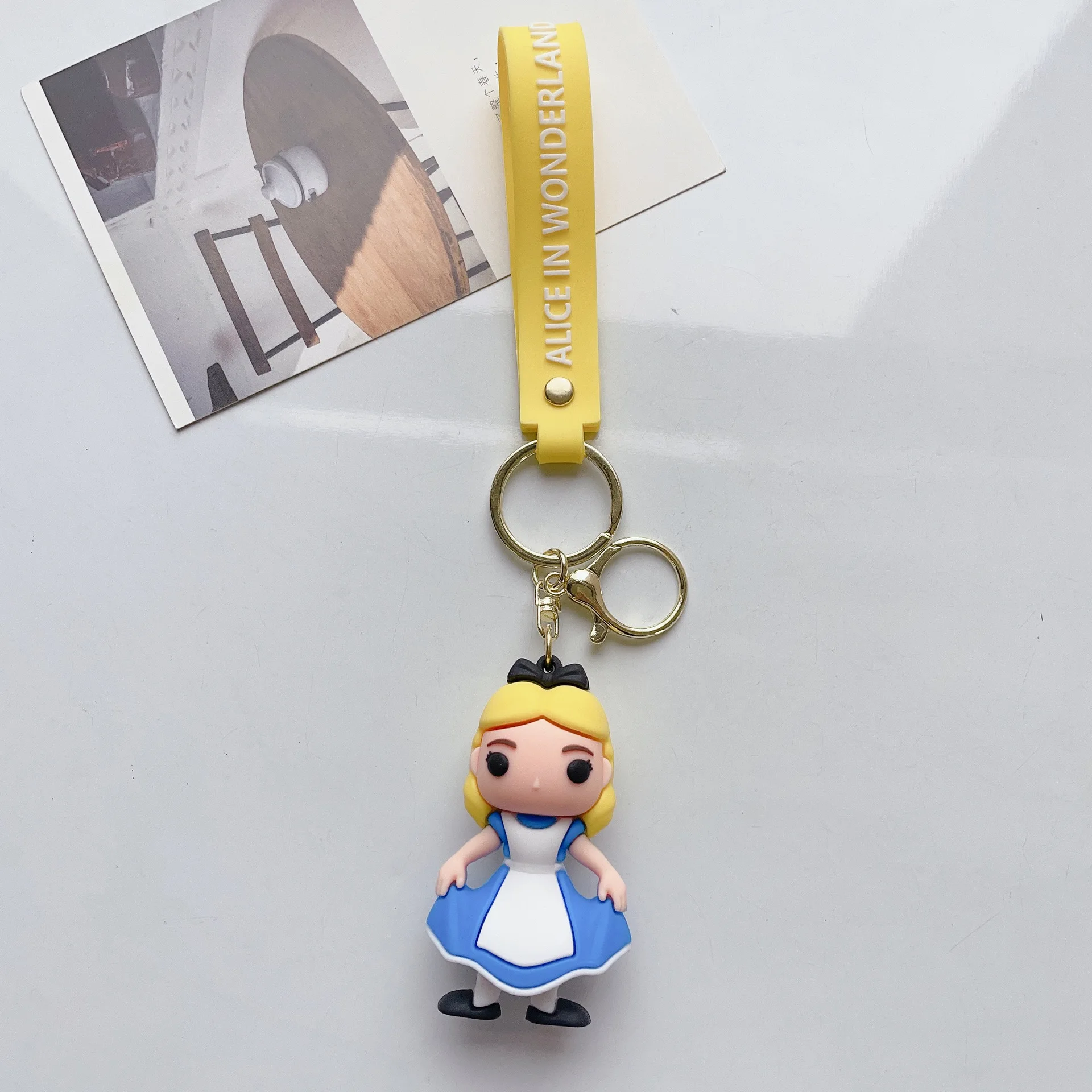Cartoon Alice in Wonderland Kawaii Alice Mad Hatter Red Queen Figure Car Key Chain Male And Female Bag Pendant Ornament Toy Gift