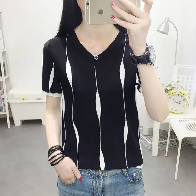 Women Simple Casual Contrast Color Patchwork Knit T Shirt Summer Fashion V Neck Short Sleeve Loose Pullover Tops Female Clothing