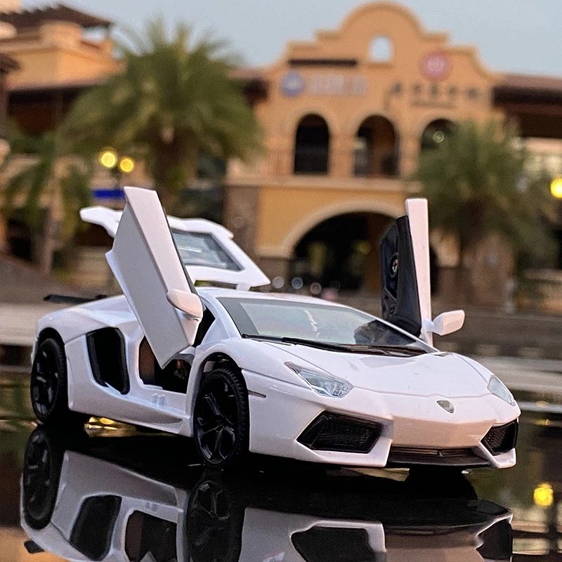 1:32 Aventador LP740 Alloy Sports Car Model Diecast Metal Toy Vehicles Car Model Simulation Sound Light Collection Toy Gift