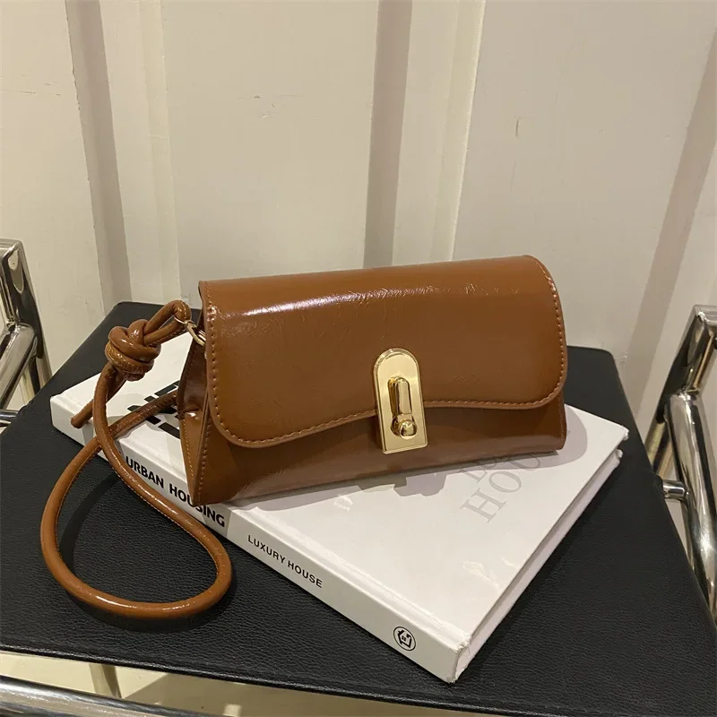 Retro versatile fashion shoulder messenger bag small square bag