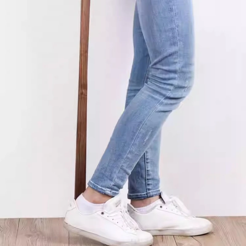 Calzador de nogal macizo, diseño magnético sin curvatura, mango largo para mujeres mayores y embarazadas, herramienta sin cordones fácil de usar en el hogar