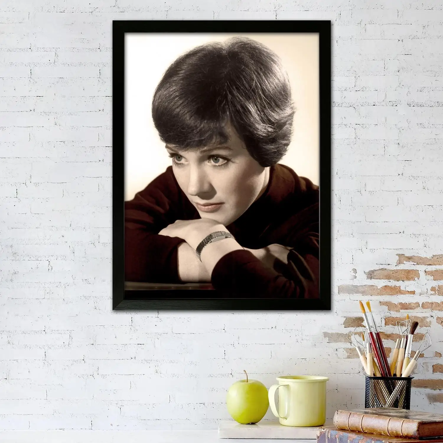 Julie Andrews Canvas Art Poster, Wall Art Picture Print, Modern Family Bedroom Decor Posters,Decorative painting