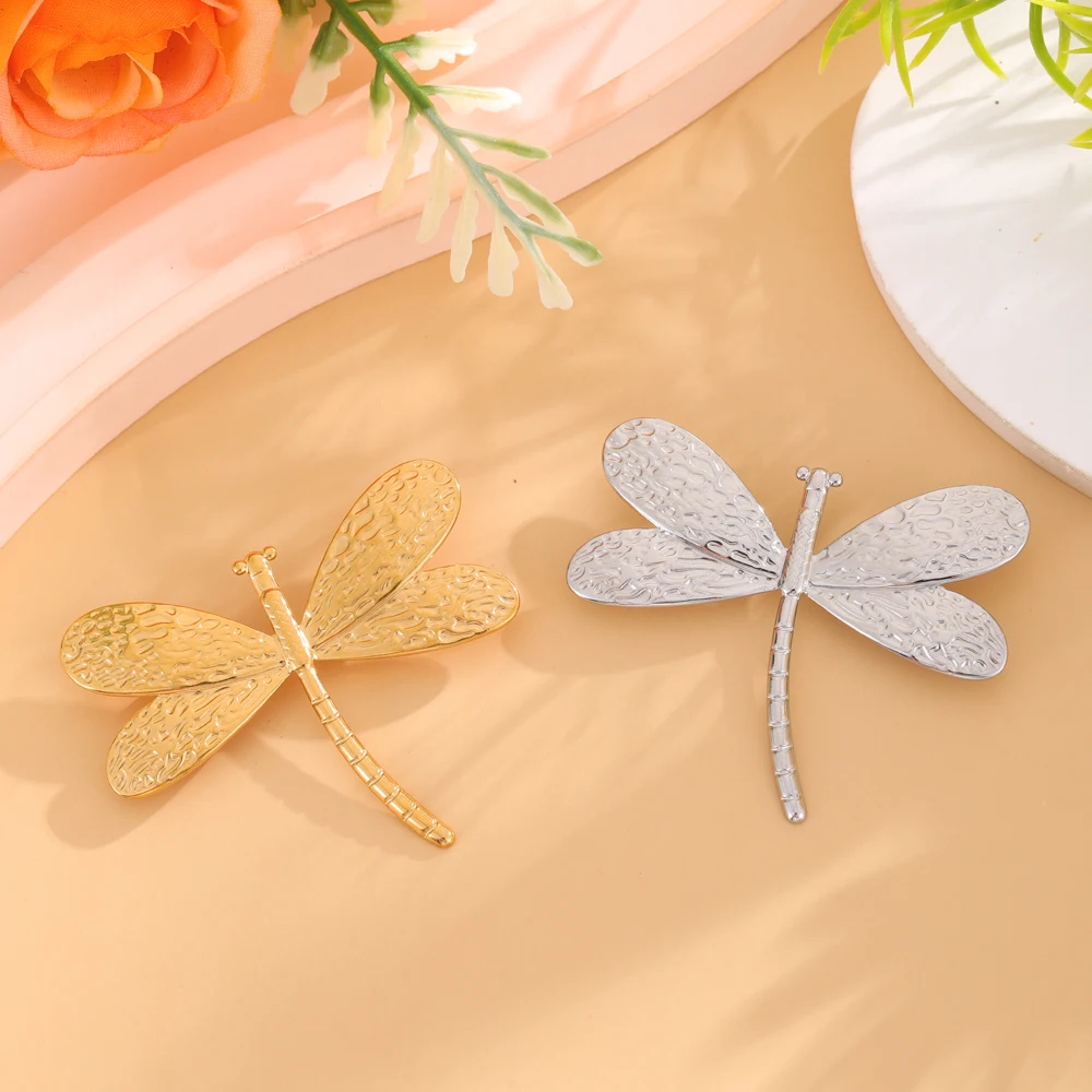 New fashionable dragonfly brooch with high-quality stainless steel material chest accessory suitable for women\'s daily wear