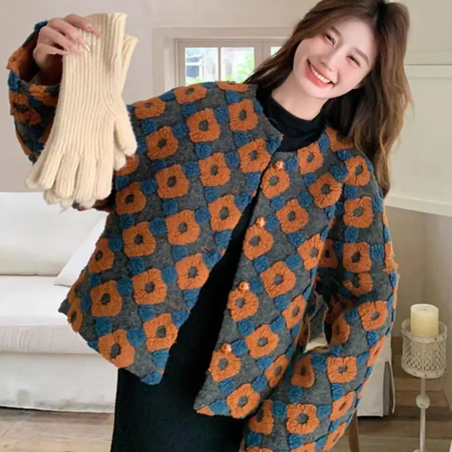 French loose short coat women's clothing 2025 winter new fashion three-dimensional flower warm cotton-padded coat top