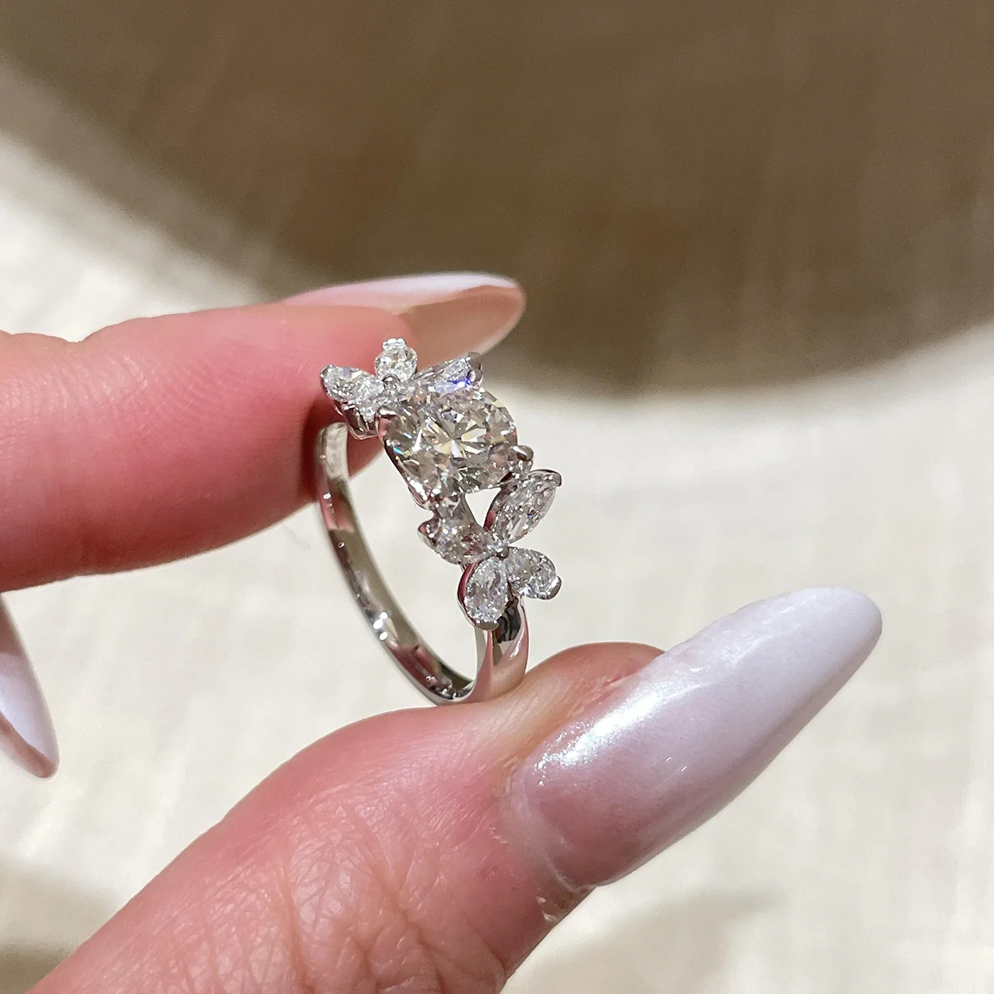 Sparkling Irregular Cluster Ring for Women Luxury Multi-stone Design Fashion Statement Finger Jewelry Gift