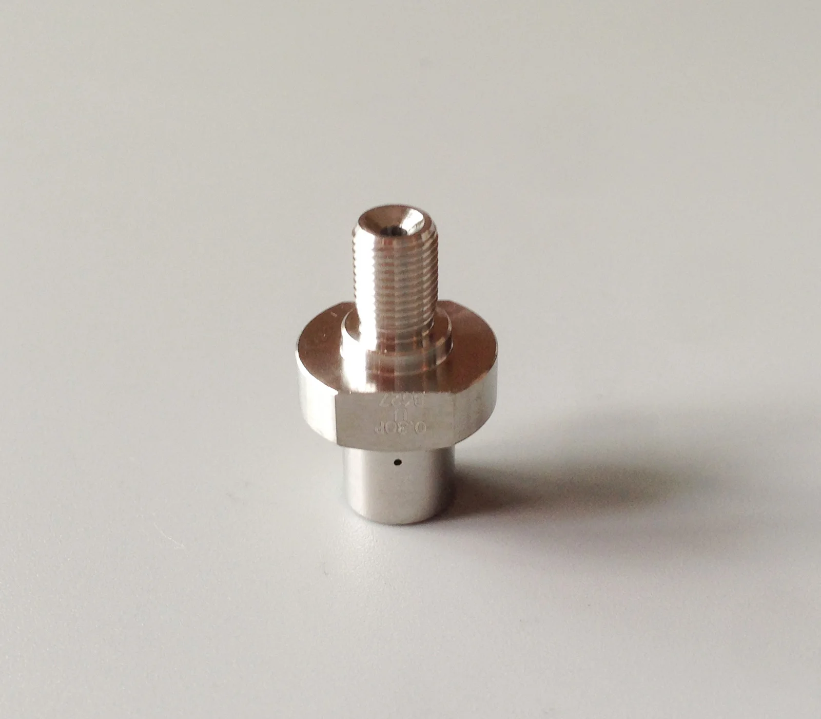 

X052B609G66 Ø0.105mm Wire Guide Diamond Lower MV137 for Mitsubishi MV1200, MV2400 machines DEG3200, DEG32A, MV Lower Die Guide