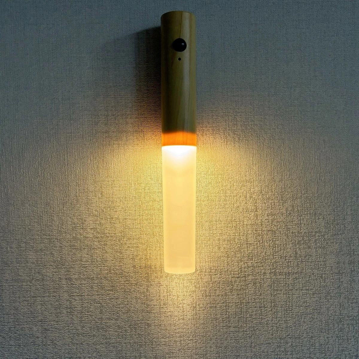Wireless Motion Sensor LED Night Light Rechargeable Auto Induction Wall Lamp for Kitchen Closet wardrobe Toilet Staircase Decor