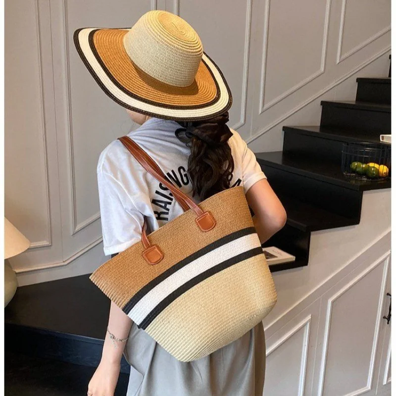 

Famous Designer Elegant Leather Women's Crossbody Bag Luxury Brand Trendy Classic Commuter Daily Use Bag