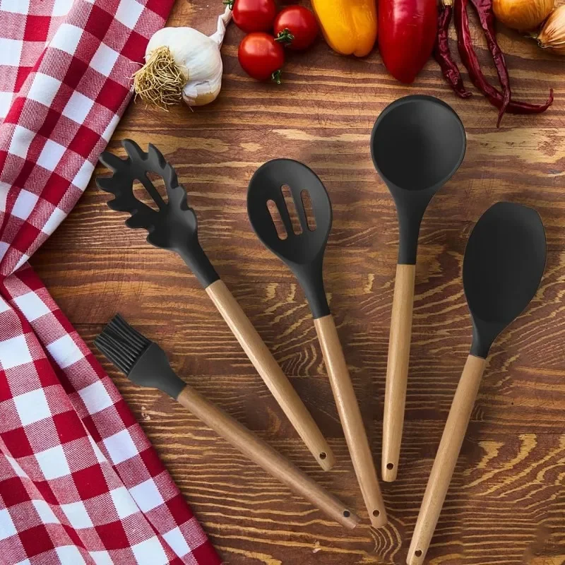 Cooking Utensils Set Made of heat-resistant food-grade silicone and wooden handles, kitchen gadget set