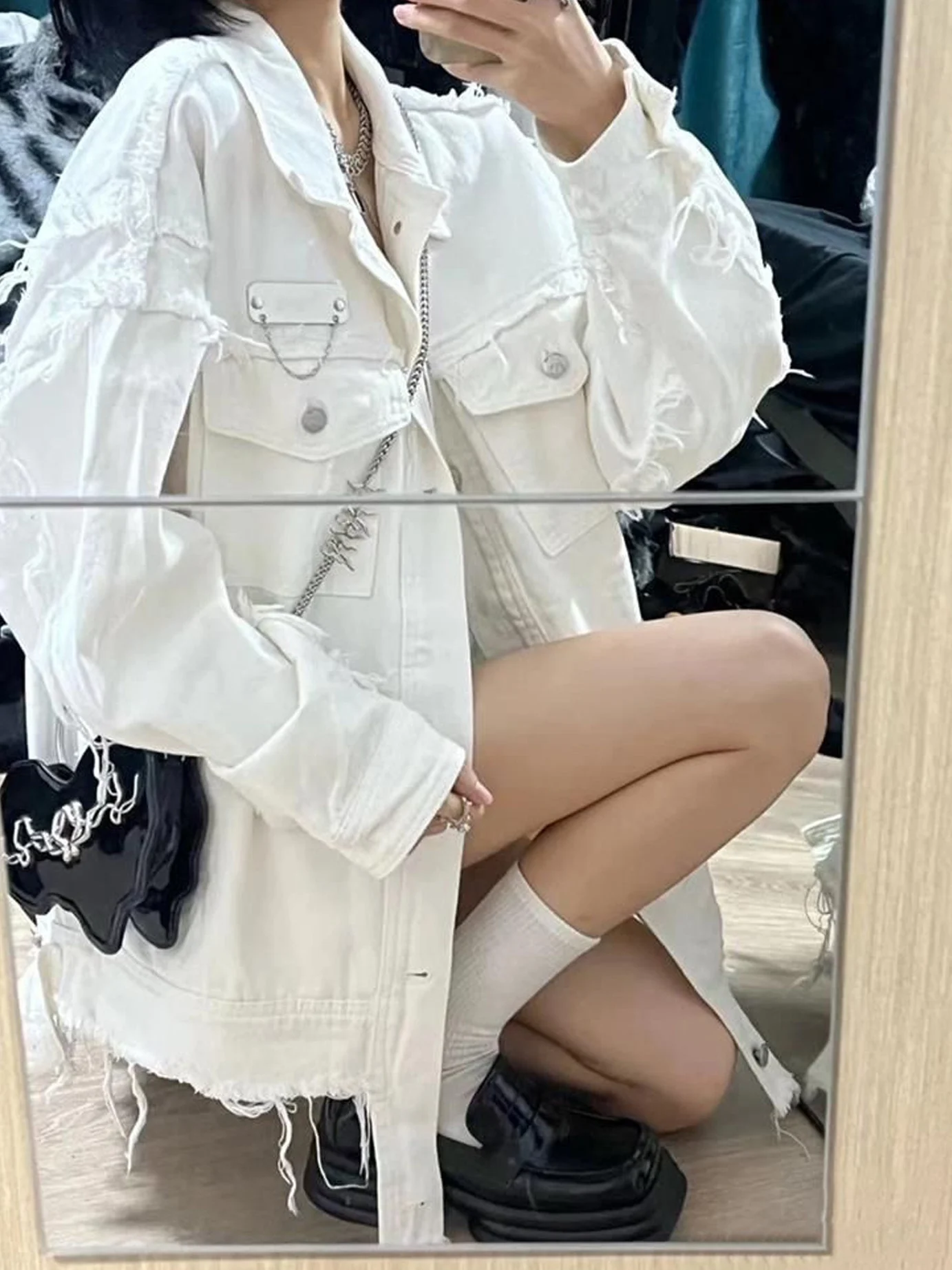 White Denim Jacket Women's Loose Fit Fashionable Retro Hong Kong Style Spring Autumn Outerwear with Frayed Hem Button up Closure