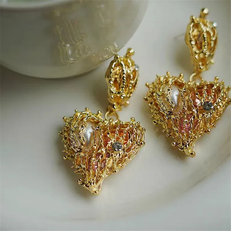 

Elegant Silver Needle Hollow Heart Pearl Earrings High-End Design Women's Jewelry Daily Party Travel Accessories