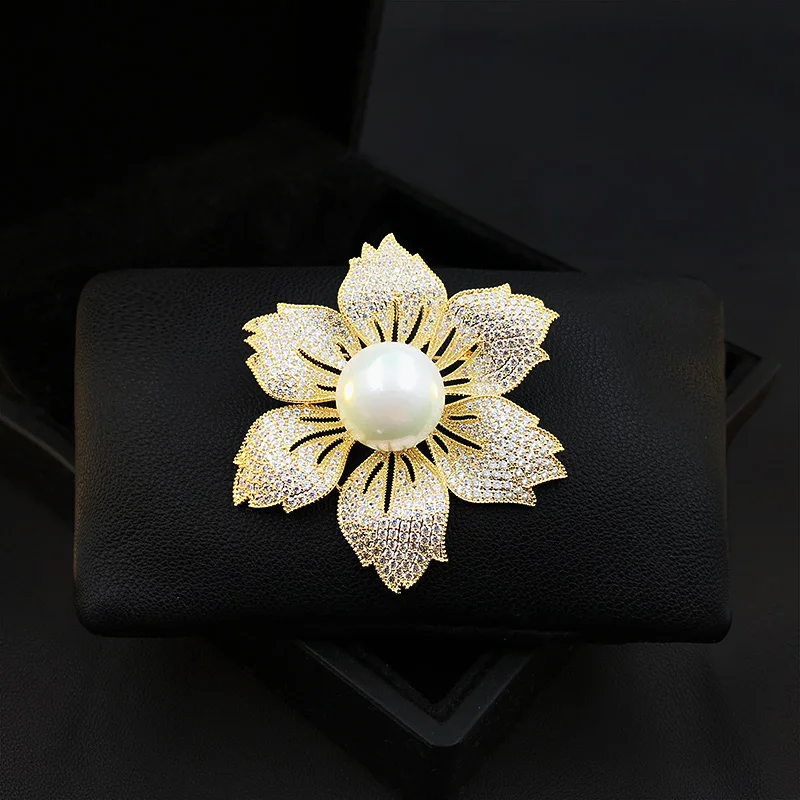 

Luxury Flower Brooch Suit Ornament Coat Pin Cardigan Fixed Decoration Women's Sweater Neckline Corsage Pearl Jewelry Gifts 3726