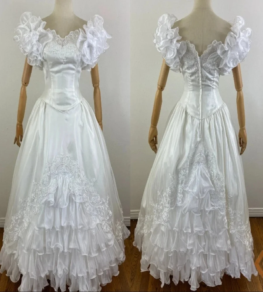 매력적인 1980 년대 소동 웨딩 드레스와 프릴 짧은 소매 골동품 빅토리아 신부 드레스 레이스 벨 의상 신부 사용자 정의