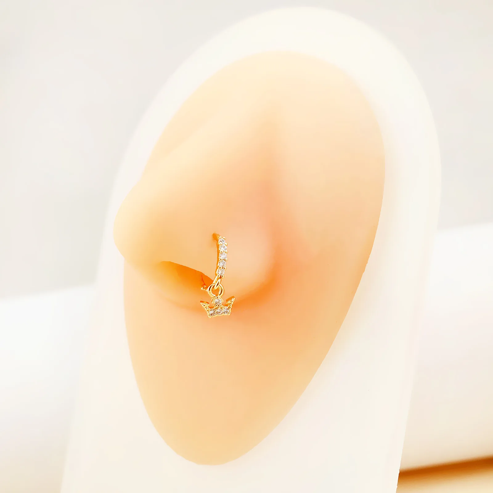 

Цирконовый кулон в носу, кольцо для пирсинга, ювелирные изделия