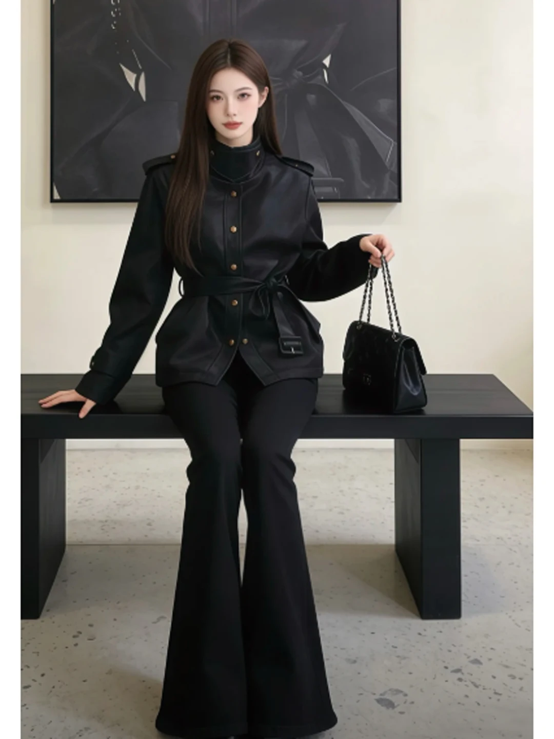 Giacca in pelle con cintura in vita Ele, capospalla primaverile unico e alla moda per donna, ideale per passeggiate in città, matrimoni e viaggi