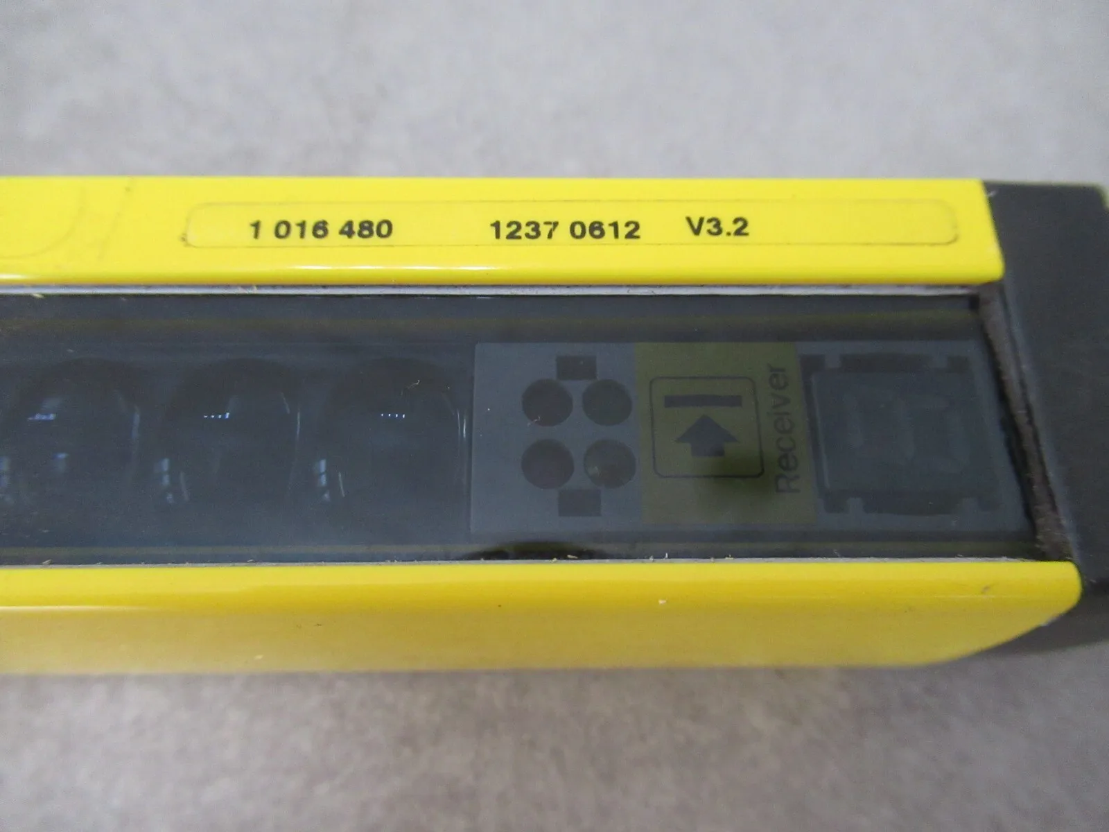 

C20E075303A11 C20 Standard Safety Light Curtain For Industrial Automation C20E-075303A11