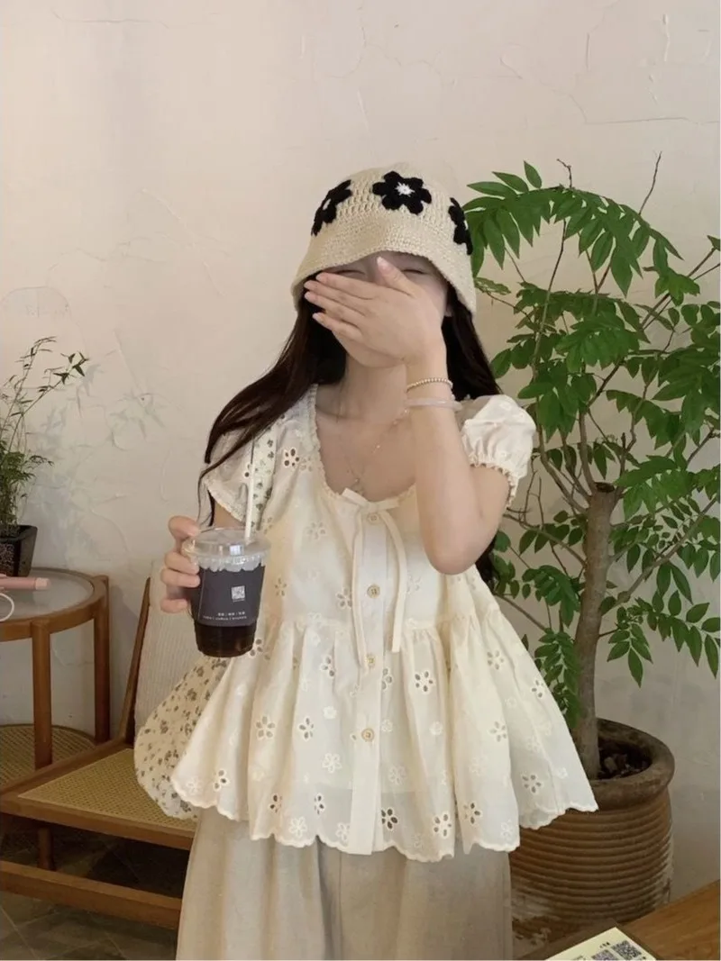 French Style Loose Fit Short Sleeve Shirt Women's Summer 2026 Floral Hollow out Bubble Sleeve Design Belted Top Casual Wear
