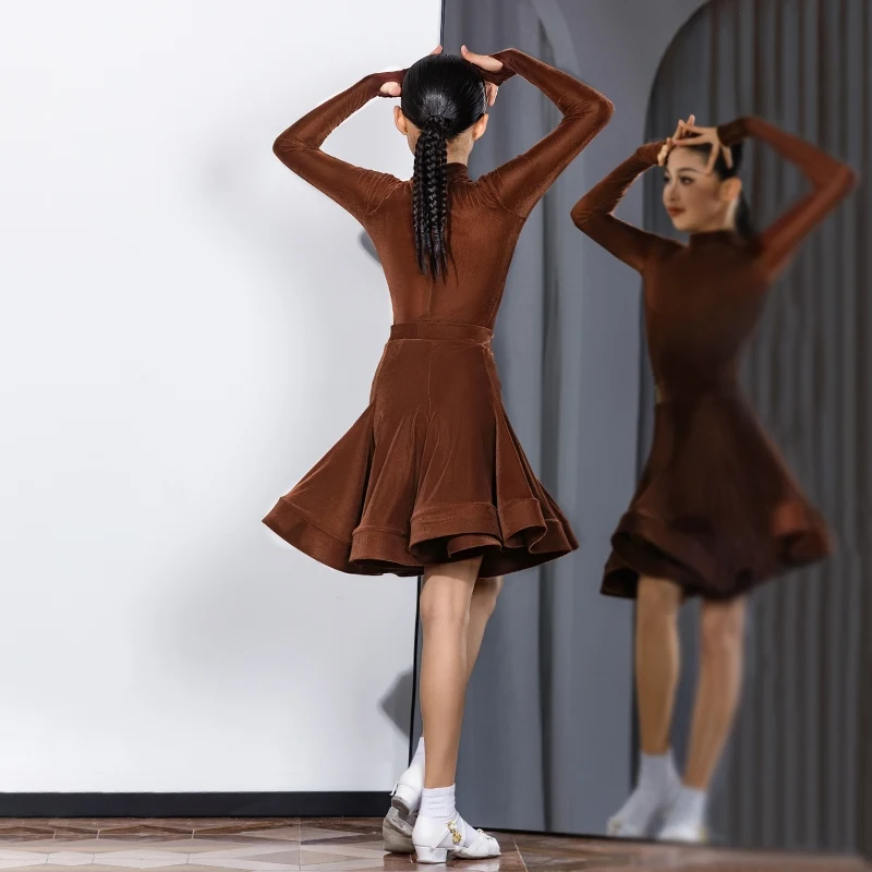 2025 Nieuwe Meisjes Lange Mouw Split Rok Pak Latin Dansvoorstelling Kostuums Competitie Regelgeving Kleding Danskleding DN 20688